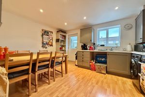Kitchen/Breakfast Room- click for photo gallery